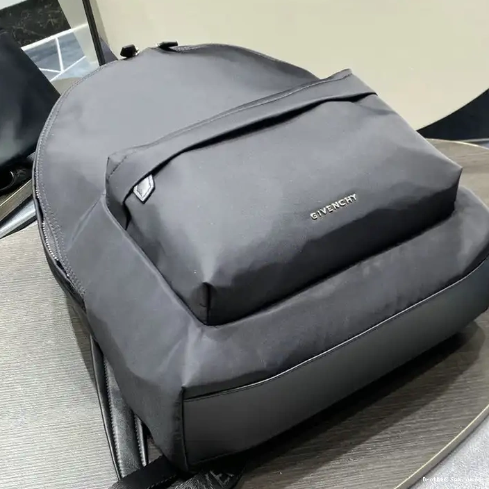 Brother Sam Yupoo Bag Givenchy 2209SW0065 0327